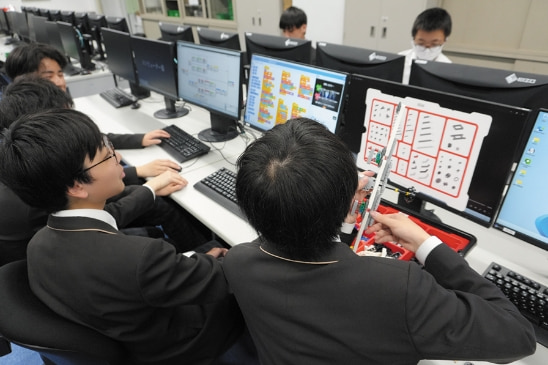 コンピュータ部